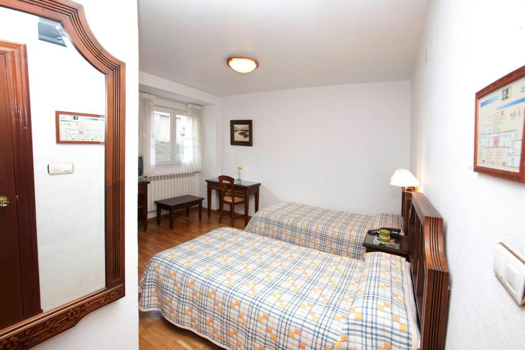 Hotel Avenida Yecla Ngoại thất bức ảnh